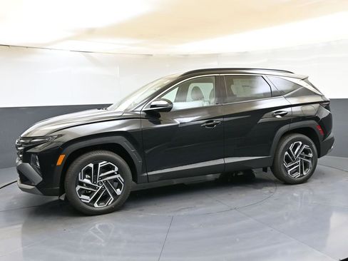 Certified 2025 Hyundai Tucson Limited AWD/4WD image 2