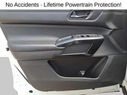 Used 2023 Nissan Pathfinder SV AWD/4WD image 10