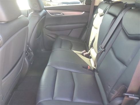Used 2017 Cadillac XT5 Luxury image 10