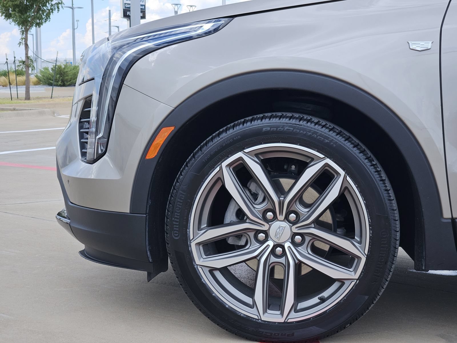 Certified 2023 Cadillac XT4 Sport FWD image 11