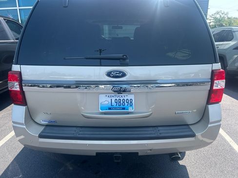 Used 2017 Ford Expedition XLT w/ Equipment Group 201A AWD/4WD image 4