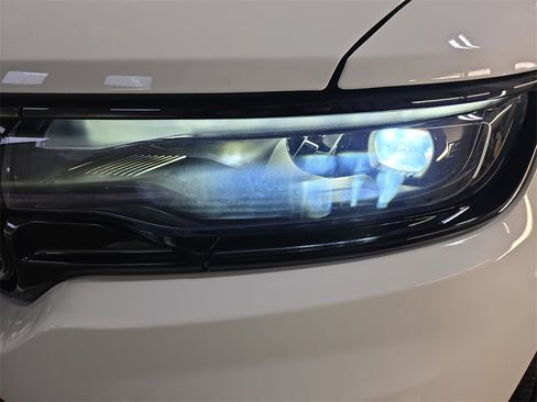 Used 2024 Jeep Wagoneer Series II image 34