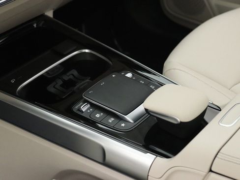 Certified 2022 Mercedes-Benz GLB 250 image 18