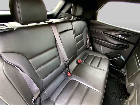 Used 2024 Chevrolet TrailBlazer ACTIV w/ Driver Confidence Package FWD image 18