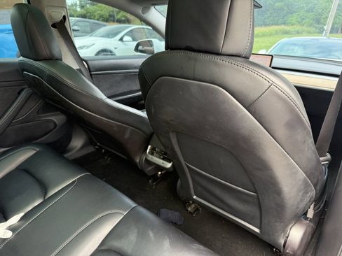 Used 2020 Tesla Model 3 Standard Range RWD image 16