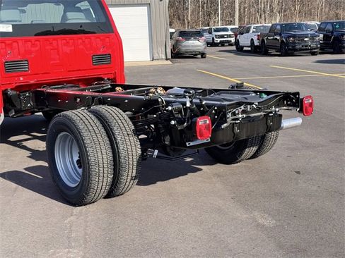 New 2025 Ford F350 XL w/ XL Chrome Package image 10