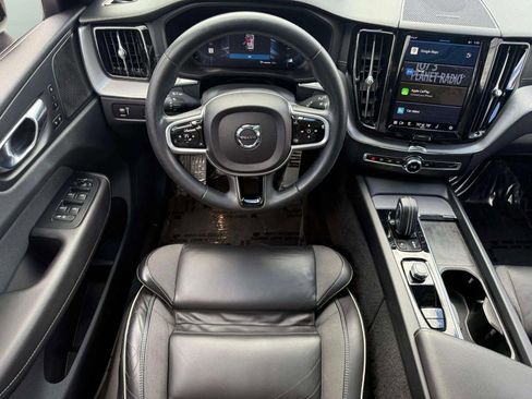 Used 2022 Volvo XC60 B6 R-Design w/ Advanced Package image 19