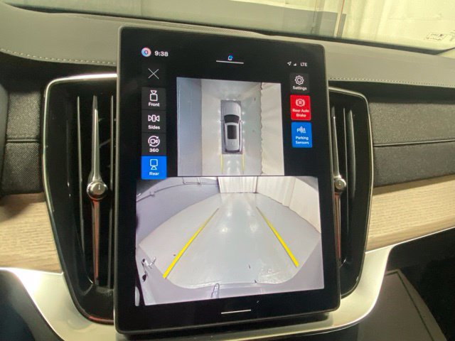Certified 2026 Volvo XC90 B5 Plus AWD/4WD image 24