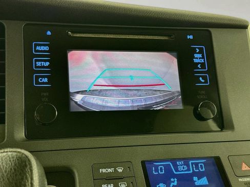 Used 2015 Toyota Sienna LE FWD image 14