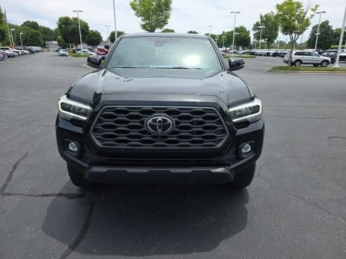 Used 2023 Toyota Tacoma TRD Off-Road w/ TRD Premium Off Road Package AWD/4WD image 5