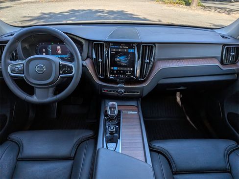 Certified 2023 Volvo XC60 B5 Ultimate w/ Climate Package image 16