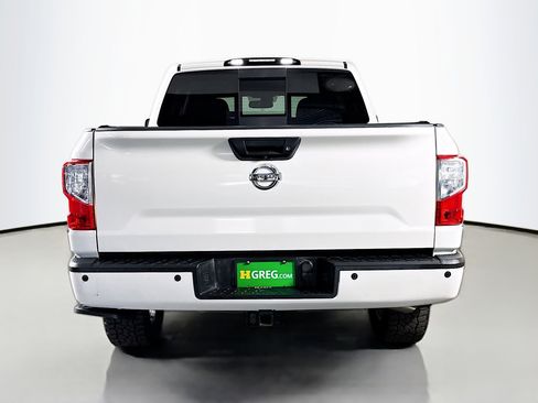 Used 2019 Nissan Titan SL w/ Chrome Package AWD/4WD image 8