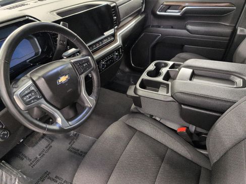 Used 2024 Chevrolet Silverado 1500 LT AWD/4WD image 9