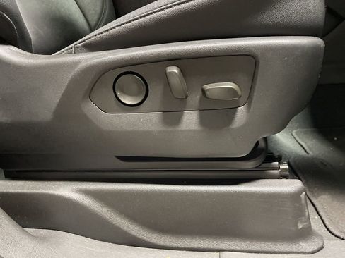 Used 2023 Chevrolet Suburban LT image 12