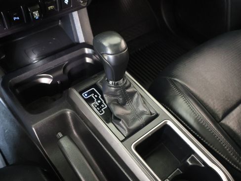 Used 2023 Toyota Tacoma TRD Off-Road w/ TRD Premium Off Road Package AWD/4WD image 10