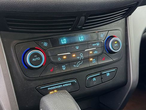 Used 2018 Ford Escape SE image 16