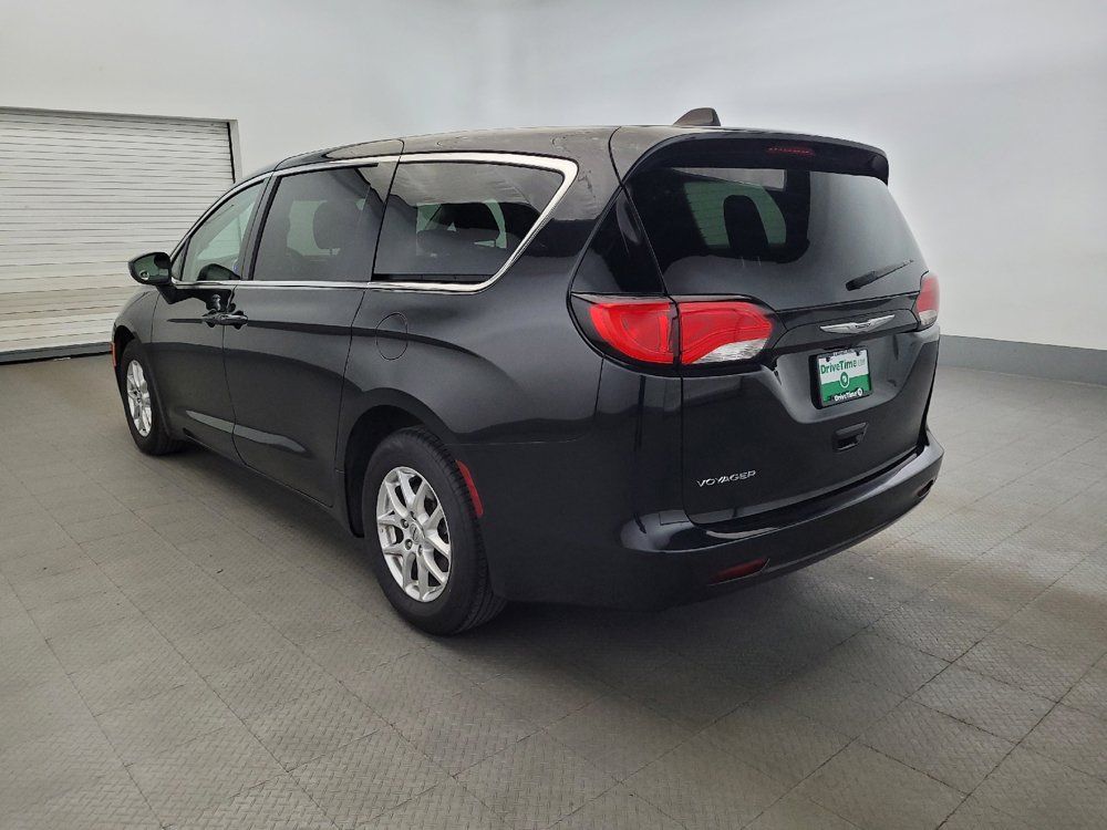 Used 2023 Chrysler Voyager LX FWD image 5