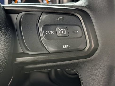 Used 2023 Jeep Gladiator Sport AWD/4WD image 20