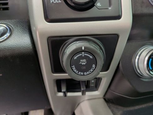 Used 2020 Ford F150 Lariat w/ Equipment Group 502A Luxury AWD/4WD image 32