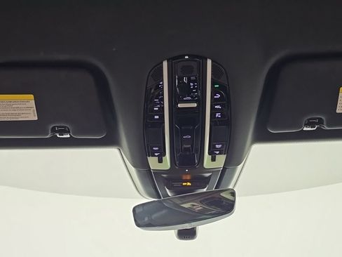 Certified 2023 Porsche Cayenne Platinum Edition AWD/4WD image 25