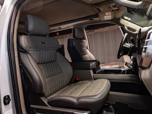 Used 2026 Ford F450 Platinum w/ Platinum Plus Package image 30