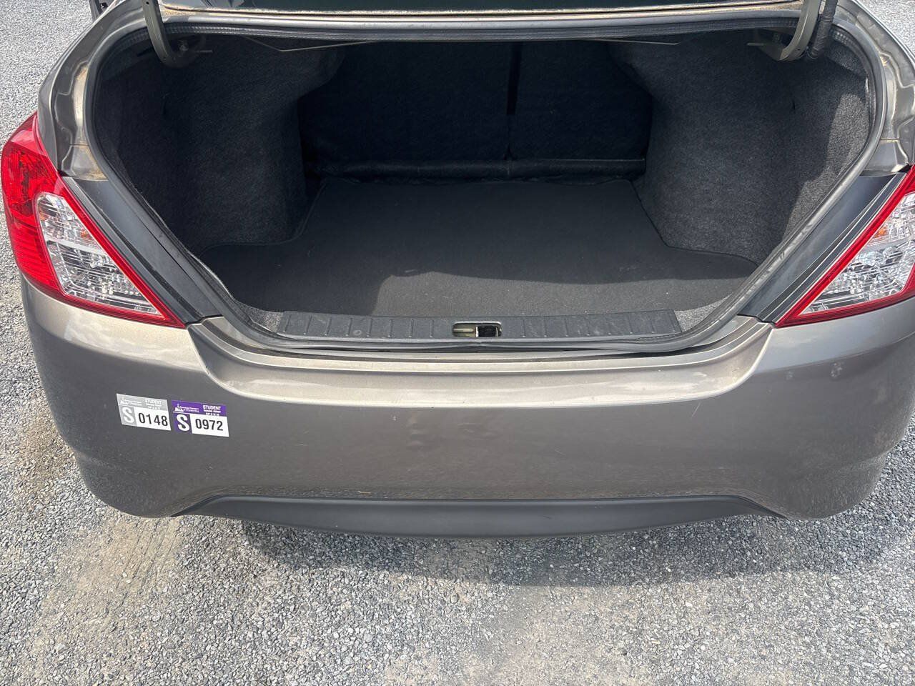 Used 2015 Nissan Versa SV FWD image 17