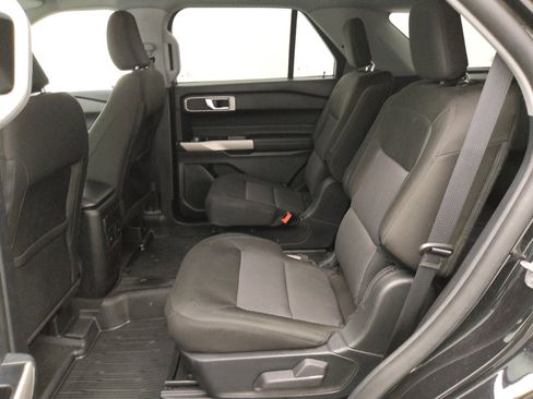 Used 2022 Ford Explorer XLT image 18