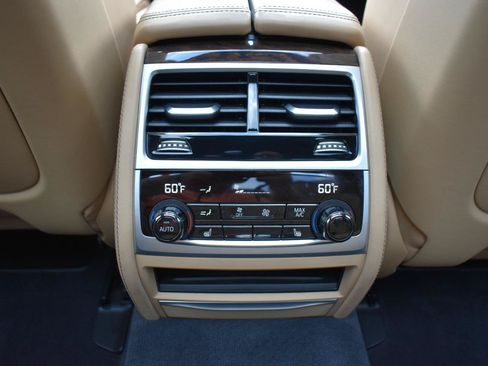 Used 2019 BMW 750i w/ Executive Package RWD image 40