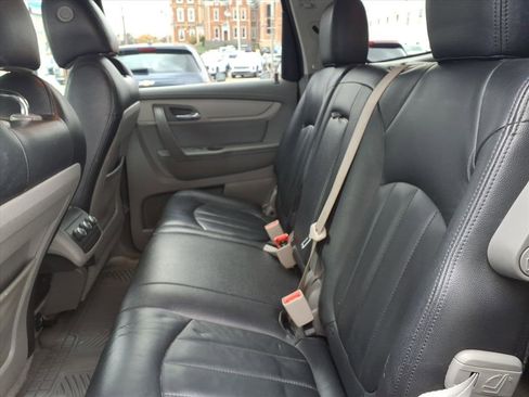 Used 2017 Chevrolet Traverse LT image 13