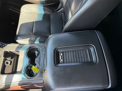 Used 2017 GMC Yukon SLT RWD image 28