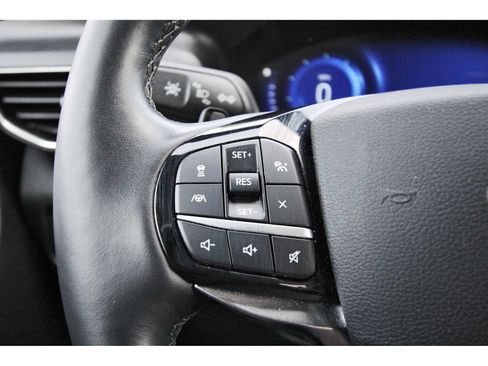 Used 2021 Ford Explorer Platinum w/ Equipment Group 601A AWD/4WD image 17