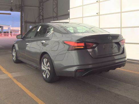 Used 2024 Nissan Altima 2.5 S image 11