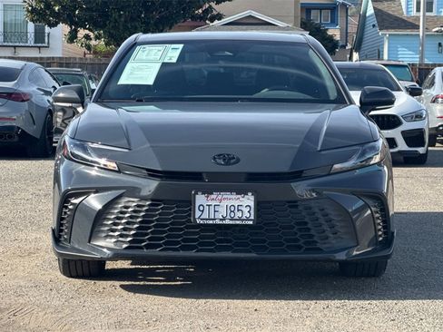 Used 2025 Toyota Camry SE image 9