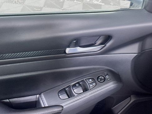 Used 2024 Nissan Altima 2.5 SV image 15