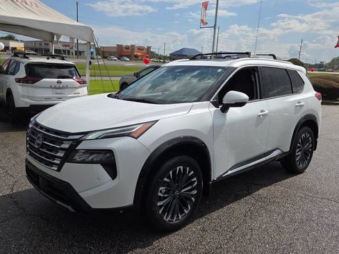New 2026 Nissan Rogue Platinum w/ Platinum Premium Package AWD/4WD image 3