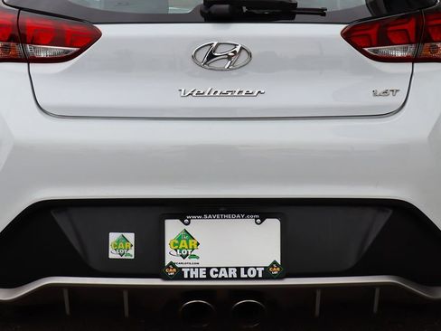Used 2019 Hyundai Veloster Turbo FWD image 21