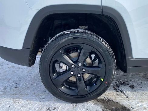 New 2025 Jeep Grand Cherokee Limited image 18