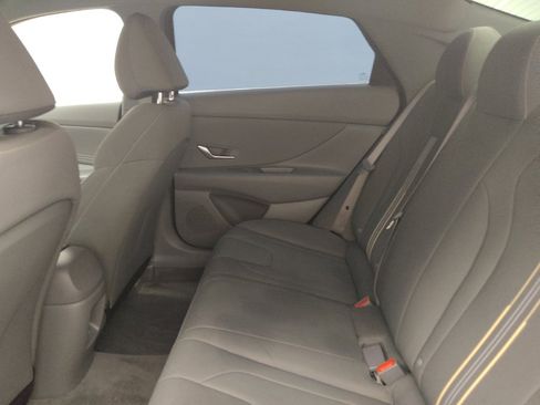 Used 2025 Hyundai Elantra Sport FWD image 18