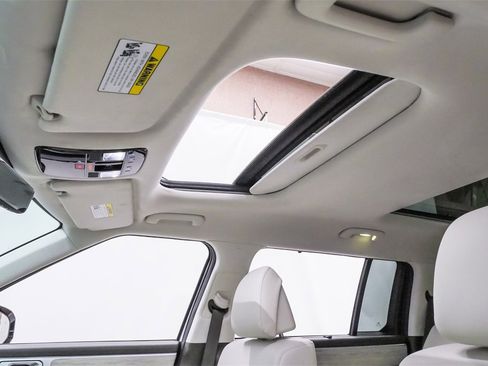 Used 2025 Hyundai Santa Fe Calligraphy image 10