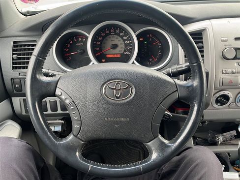 Used 2006 Toyota Tacoma 4x4 Access Cab V6 image 3