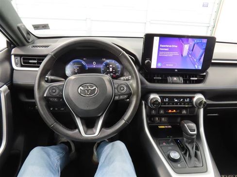 Used 2023 Toyota RAV4 XSE AWD/4WD image 22