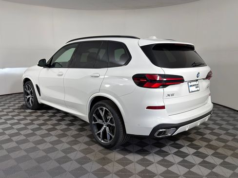 New 2026 BMW X5 xDrive40i w/ M Sport Package image 3
