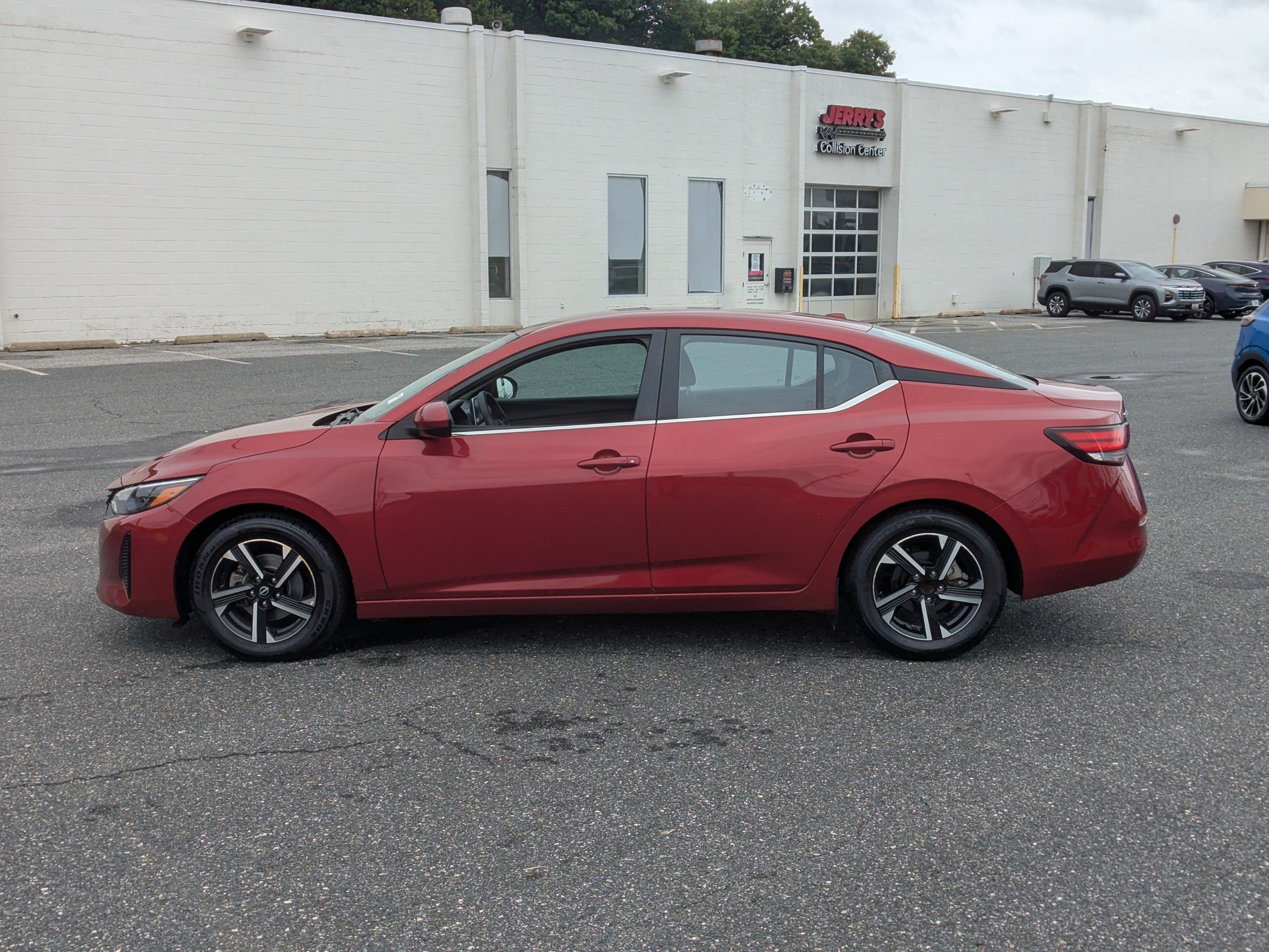Used 2024 Nissan Sentra SV FWD image 5