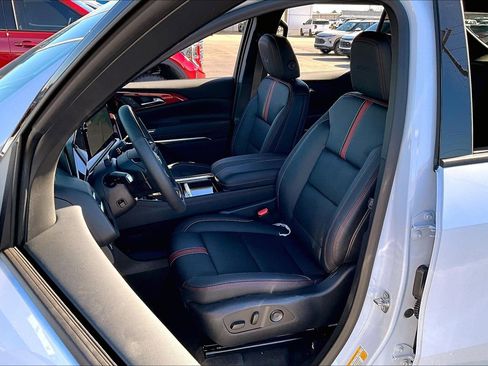 New 2026 Chevrolet Traverse RS image 9