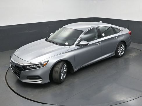 Used 2018 Honda Accord LX image 29