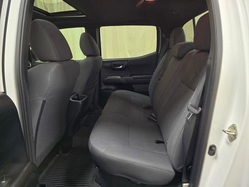 Used 2017 Toyota Tacoma TRD Off-Road w/ Premium & Technology Package image 27