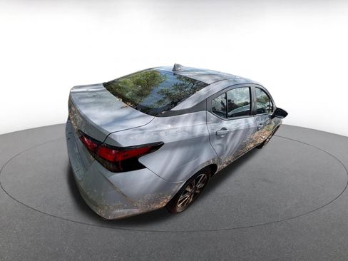 Used 2025 Nissan Versa SV image 7