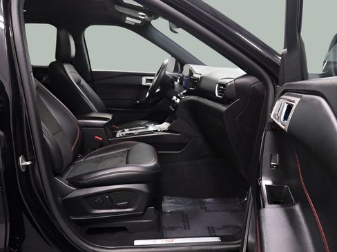 Used 2023 Ford Explorer ST-Line AWD/4WD image 15