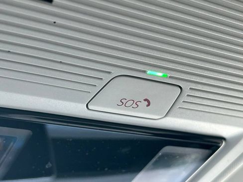 Used 2025 Volkswagen Tiguan SE FWD image 57