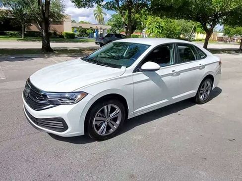 Used 2023 Volkswagen Jetta SE FWD image 4